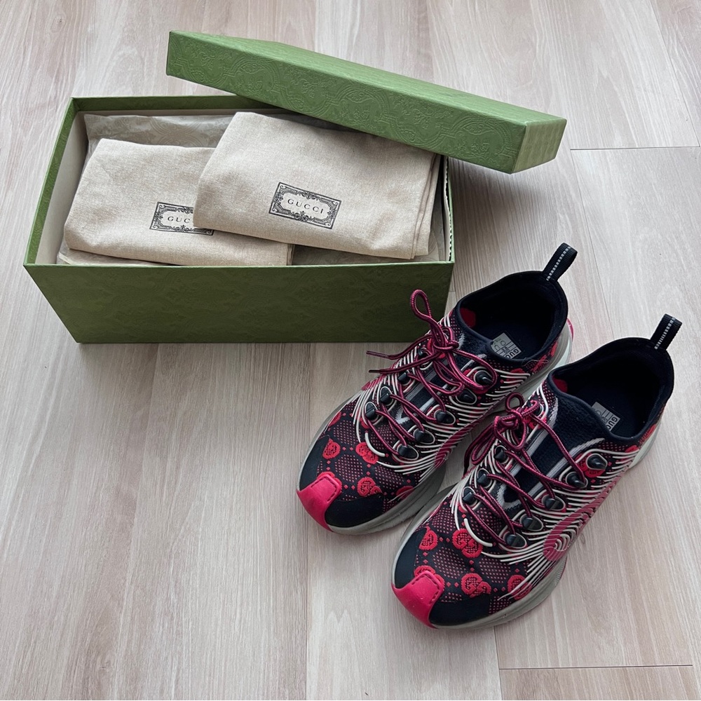 Gucci Mens Run Sneakers